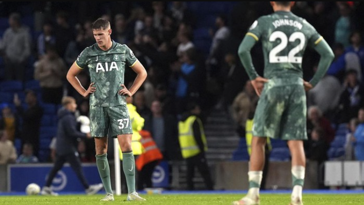 Hasil pertandingan Brighton vs Tottenham 2024/25. Foto: AP/Gareth Fuller