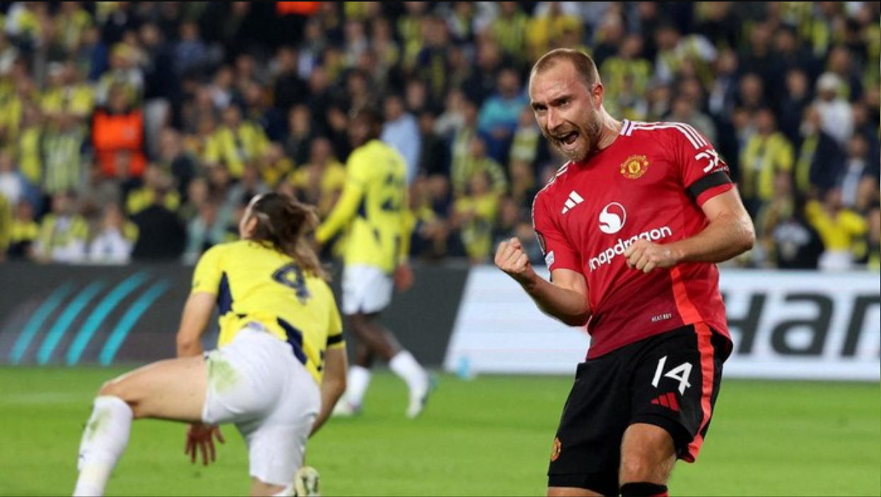 Eriksen setelah mencetak gol ke gawang Fenerbahce di laga Man United vs Fenerbahce. REUTERS/Murad Sezer