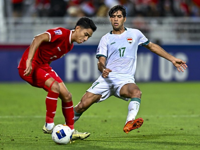 potret marselino ferdinan melawan iraq. Foto: Noushad Thekkayil/NurPhoto via Getty Images)