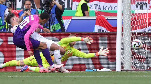 Aksi Jamal Musiala melawan Hungaria dalam matchday kedua Euro 2024. Foto: Getty Images/Ralf Ibing - firo sportphoto